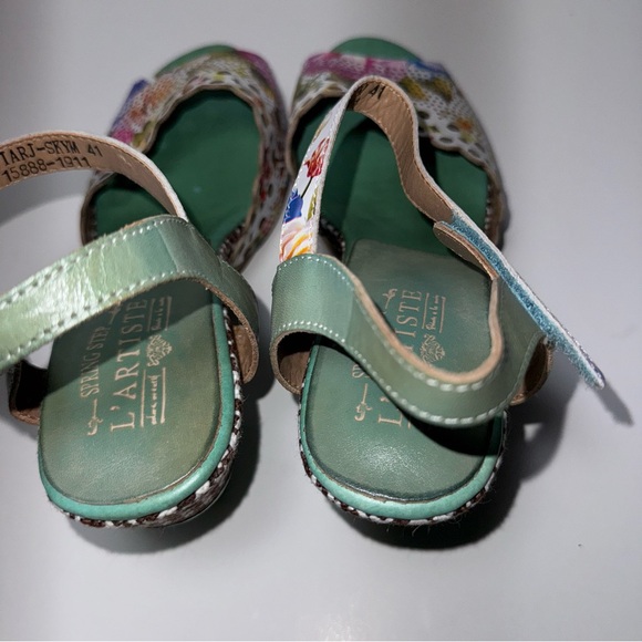 L’artiste Floral multi colored Sandals in size 41 (women’s size 9.5 to 10) - Picture 5 of 11